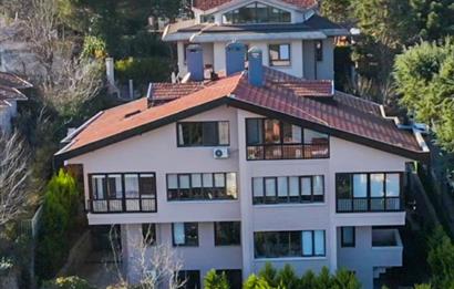 Emirgan da Boğaziçi ve köprü manzaralı muhteşem villa