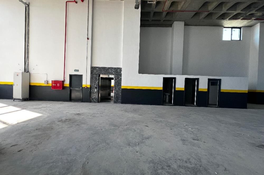 TESCOOP'TA TIR RAMPALI DEPO 2000m2 ANTREPO