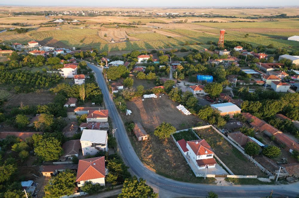 C21; EMİRALİ KÖYÜ YATIRIMLIK KÖŞE KONUT+TİCARİ SATILIK ARSA