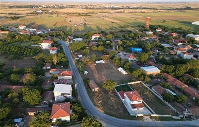 C21; EMİRALİ KÖYÜ YATIRIMLIK KÖŞE KONUT+TİCARİ SATILIK ARSA