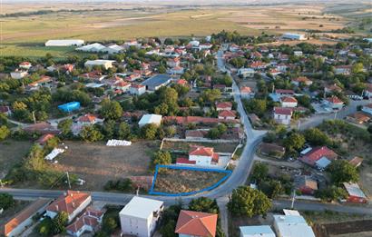 C21; EMİRALİ VILLAGE CORNER HOUSING+COMMERCIAL LAND FOR SALE FOR INVESTMENT