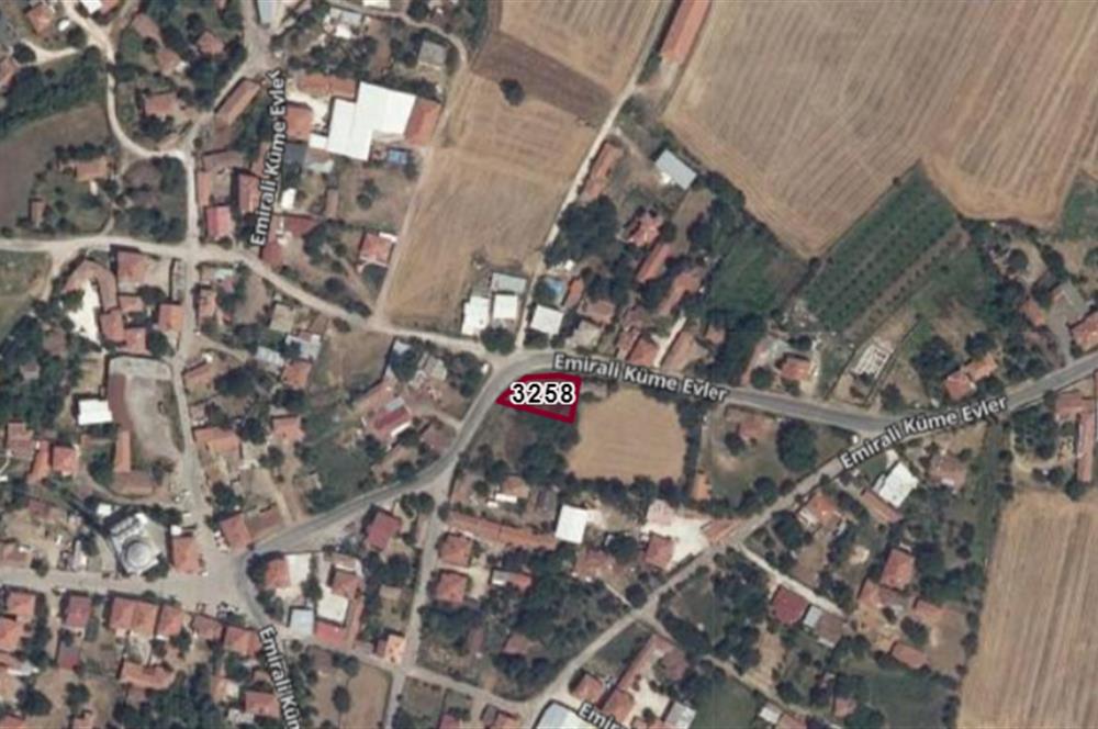 C21; EMİRALİ VILLAGE CORNER HOUSING+COMMERCIAL LAND FOR SALE FOR INVESTMENT