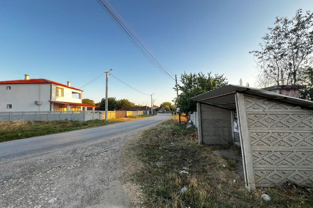 C21; EMİRALİ VILLAGE CORNER HOUSING+COMMERCIAL LAND FOR SALE FOR INVESTMENT