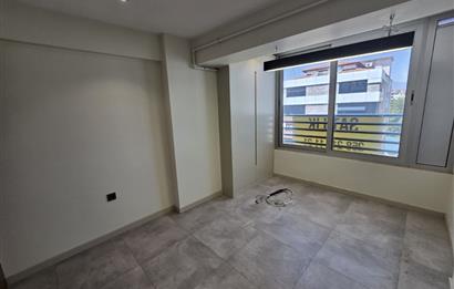 SALTAK CADDESİNDE 3+1 İÇİ TAMAMEN YAPILI SATILIK OFİS