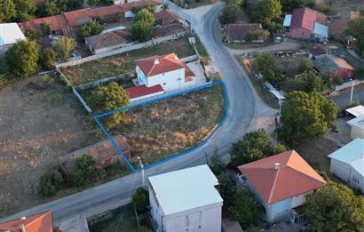 C21; EMİRALİ VILLAGE CORNER HOUSING+COMMERCIAL LAND FOR SALE FOR INVESTMENT