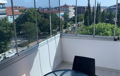 ACIBADEM CADDESİ ÜZERİNDE , CADDE CEPHELİ, 150 M2 NET 3+1