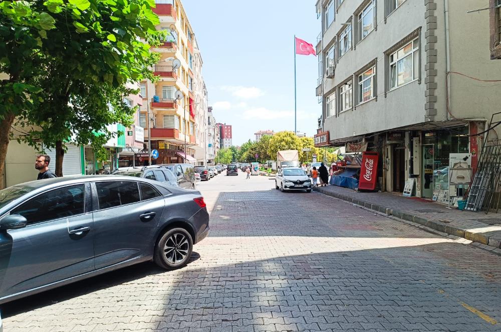 C21 Efkan Baştürkten Güngören Haznedarda Satılık 140M2 Dükkan