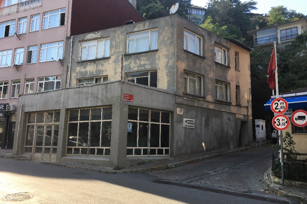 SARIYER'DE, BOĞAZ MANZARALI, 3 KATLI SATILIK KOMPLE BİNA