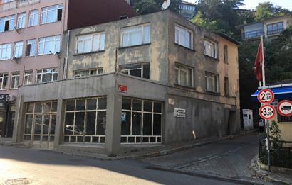 SARIYER'DE, BOĞAZ MANZARALI, 3 KATLI SATILIK KOMPLE BİNA