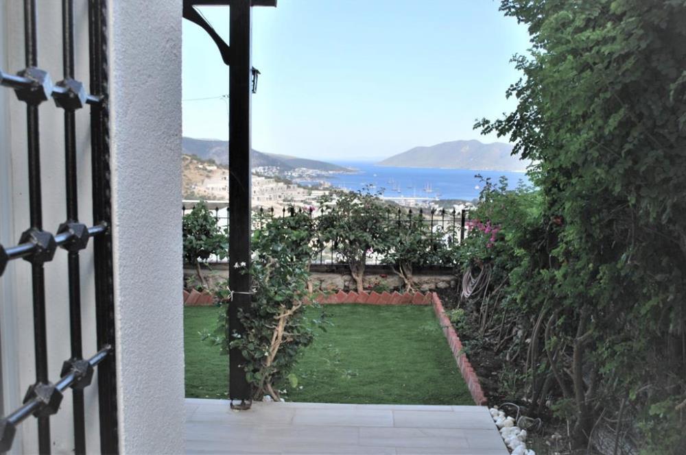 Bodrum Merkez'de 3+1 Deniz Manzaralı ve Havuzlu Kiralık Daire