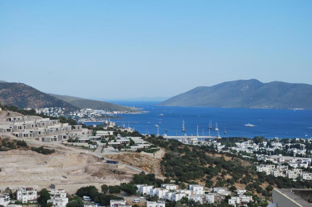 Bodrum Merkez'de 3+1 Deniz Manzaralı ve Havuzlu Kiralık Daire