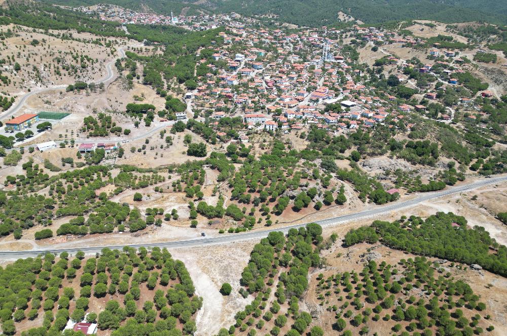 Ayvalık Akçapınar'da Satılık, Ana Asfalt Üzerinde Arazi