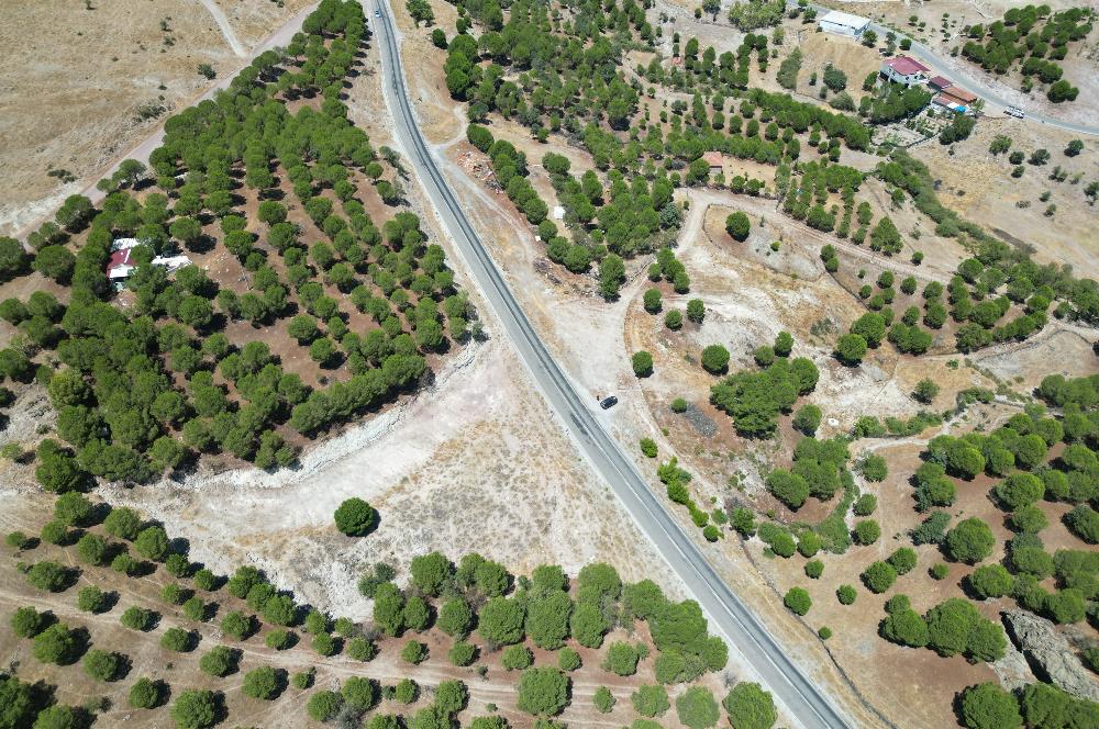 Ayvalık Akçapınar'da Satılık, Ana Asfalt Üzerinde Arazi