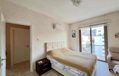 Satılık ful deniz manzaralı 2+1 daire Lord’s Palace karşısında, Girne merkez. TEK YETKİLİ