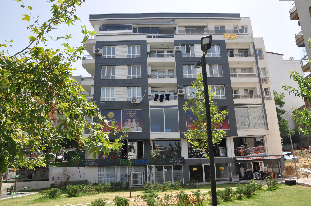 İzmir Yeşilyurt Ordu Caddesi Yanında Satılık 3+1 Natamam Daire