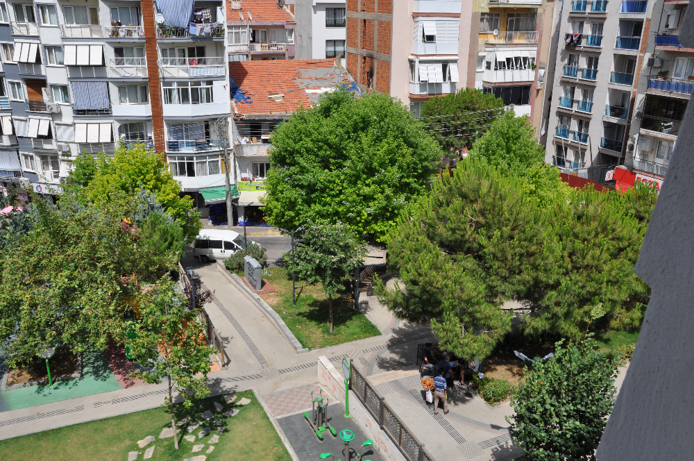 İzmir Yeşilyurt Ordu Caddesi Yanında Satılık 3+1 Natamam Daire