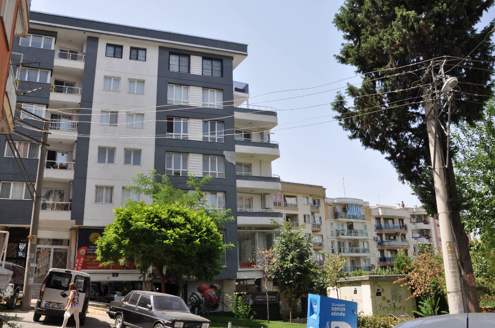 İzmir Yeşilyurt Ordu Caddesi Yanında Satılık 3+1 Yeni Daire