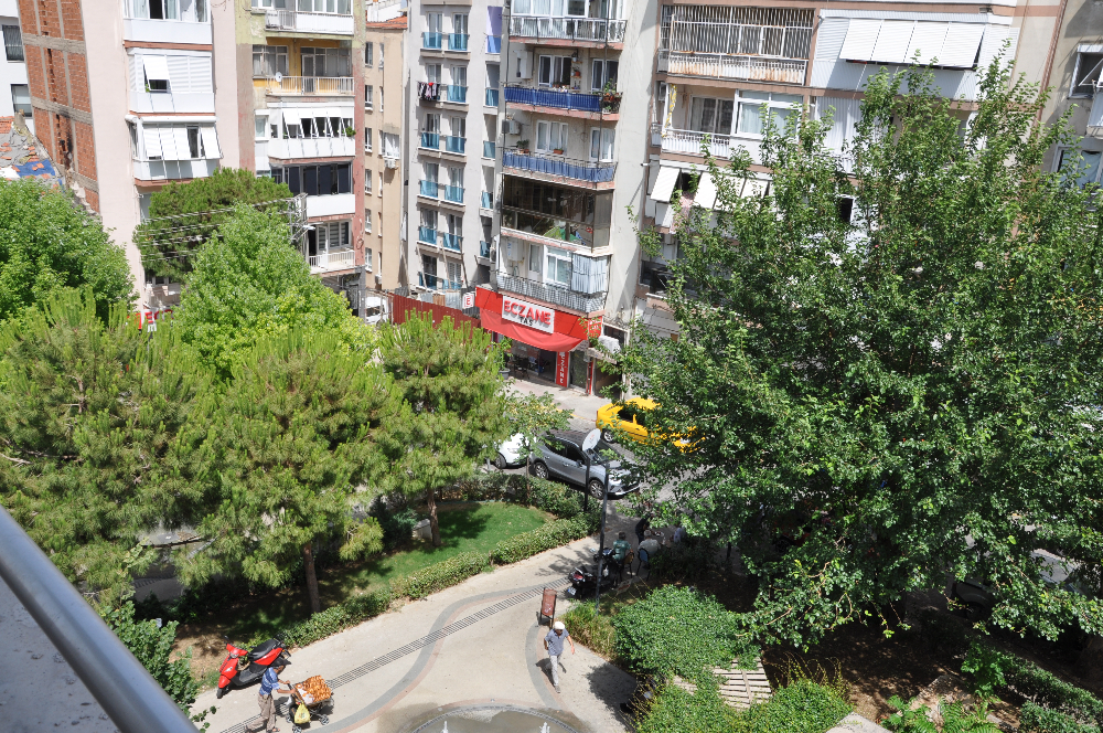 İzmir Yeşilyurt Ordu Caddesi Yanında Satılık 3+1 Natamam Daire