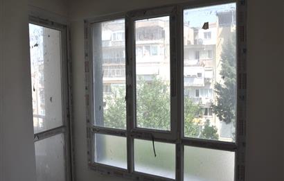 İzmir Yeşilyurt Ordu Caddesi Yanında Satılık 3+1 Natamam Daire