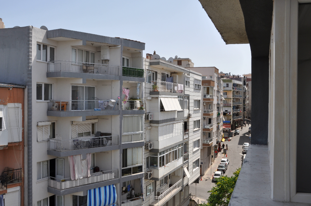 İzmir Yeşilyurt Ordu Caddesi Yanında Satılık 3+1 Yeni Daire