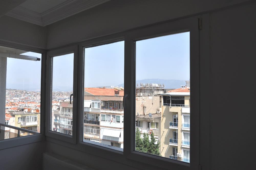 İzmir Yeşilyurt Ordu Caddesi Yanında Satılık 3+1 Yeni Daire