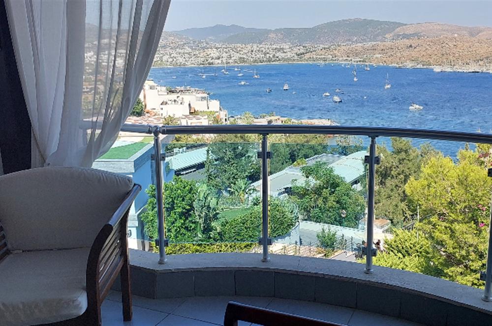 Bitez-Asarlık deniz manzaralı,özel plajlı,24 saat güvenlikli sitede 4+1 kiralık daire