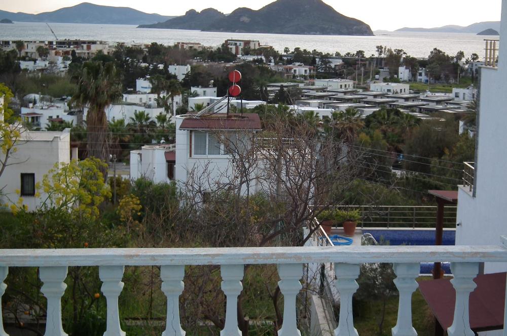 Bodrum Gümüşlük Satılık Deniz Manzaralı Villa ve İmarlı Arsa