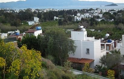 Bodrum Gümüşlük Satılık Deniz Manzaralı Villa ve İmarlı Arsa