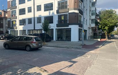 C21 Teras Gayrimenkulden Bahçelievler'de 250 m² Köşe Başı Dükkan