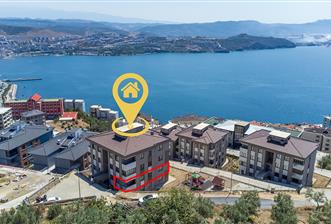 CUMHURİYET'TE SİTEDE DENİZ MANZARALI SATILIK DAİRE