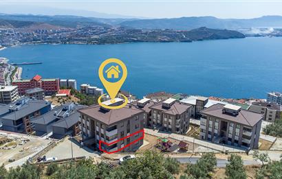 CUMHURİYET'TE SİTEDE DENİZ MANZARALI SATILIK DAİRE