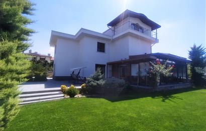 Erenköy Mahallesinde Lüx Satılık Villa