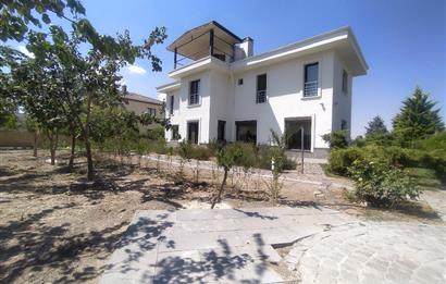 Erenköy Mahallesinde Lüx Satılık Villa