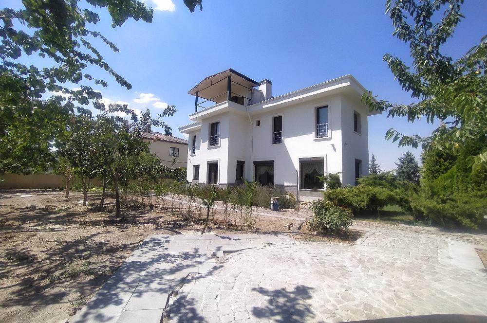 Erenköy Mahallesinde Lüx Satılık Villa