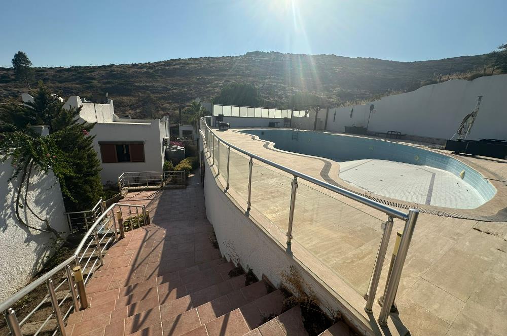 Bodrum Yalıkavak Küdür de Satılık Tribleks Villa