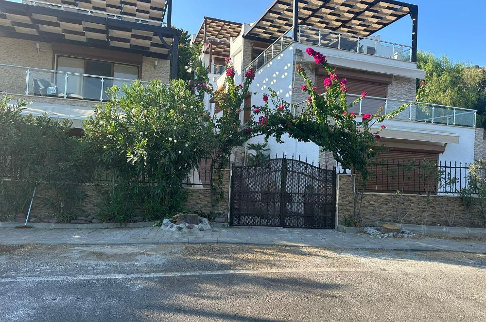 Bodrum Yalıkavak Küdür de Satılık Tribleks Villa