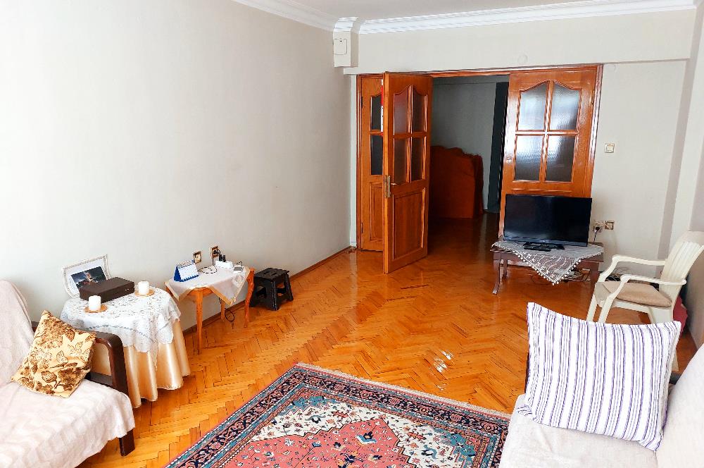 EYÜPSULTAN İSLAMBEY CADDESİ ÜZERİ BALKONLU SATILIK 2+1 DAİRE