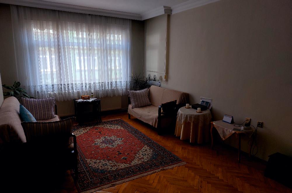 EYÜPSULTAN İSLAMBEY CADDESİ ÜZERİ BALKONLU SATILIK 2+1 DAİRE