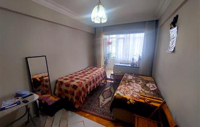 EYÜPSULTAN İSLAMBEY CADDESİ ÜZERİ BALKONLU SATILIK 2+1 DAİRE