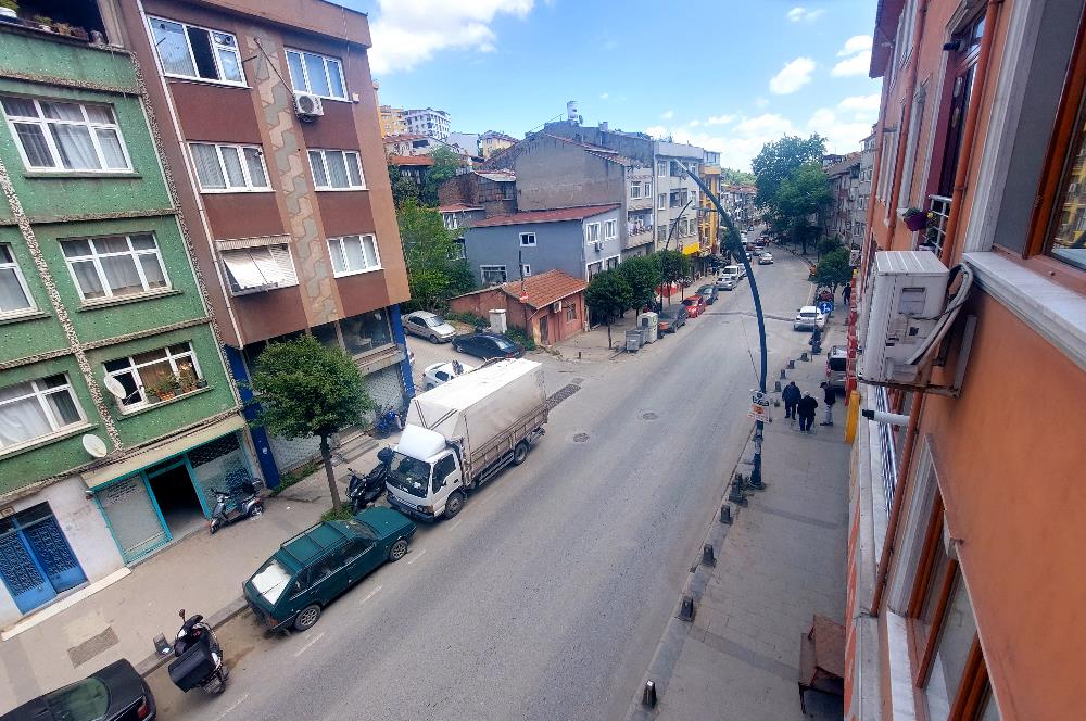 EYÜPSULTAN İSLAMBEY CADDESİ ÜZERİ BALKONLU SATILIK 2+1 DAİRE