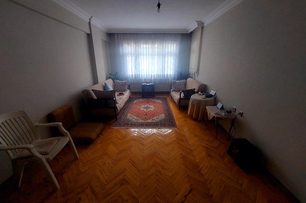 EYÜPSULTAN İSLAMBEY CADDESİ ÜZERİ BALKONLU SATILIK 2+1 DAİRE