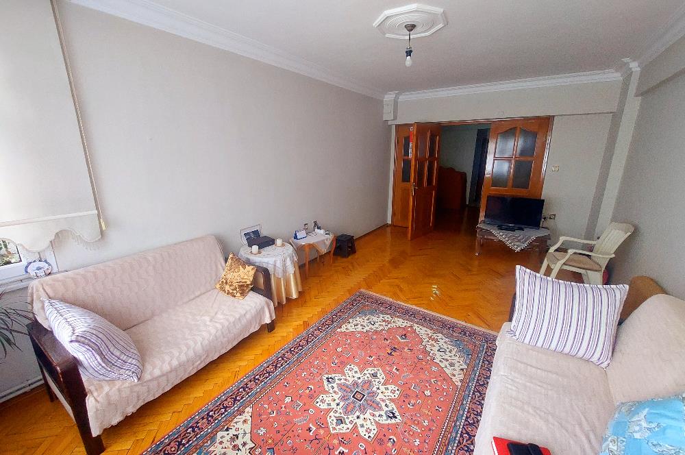 EYÜPSULTAN İSLAMBEY CADDESİ ÜZERİ BALKONLU SATILIK 2+1 DAİRE