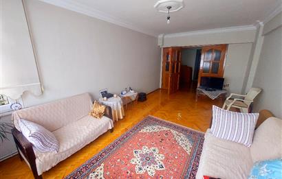 EYÜPSULTAN İSLAMBEY CADDESİ ÜZERİ BALKONLU SATILIK 2+1 DAİRE