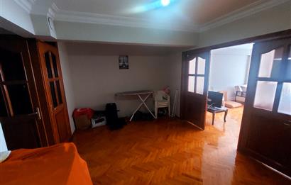 EYÜPSULTAN İSLAMBEY CADDESİ ÜZERİ BALKONLU SATILIK 2+1 DAİRE