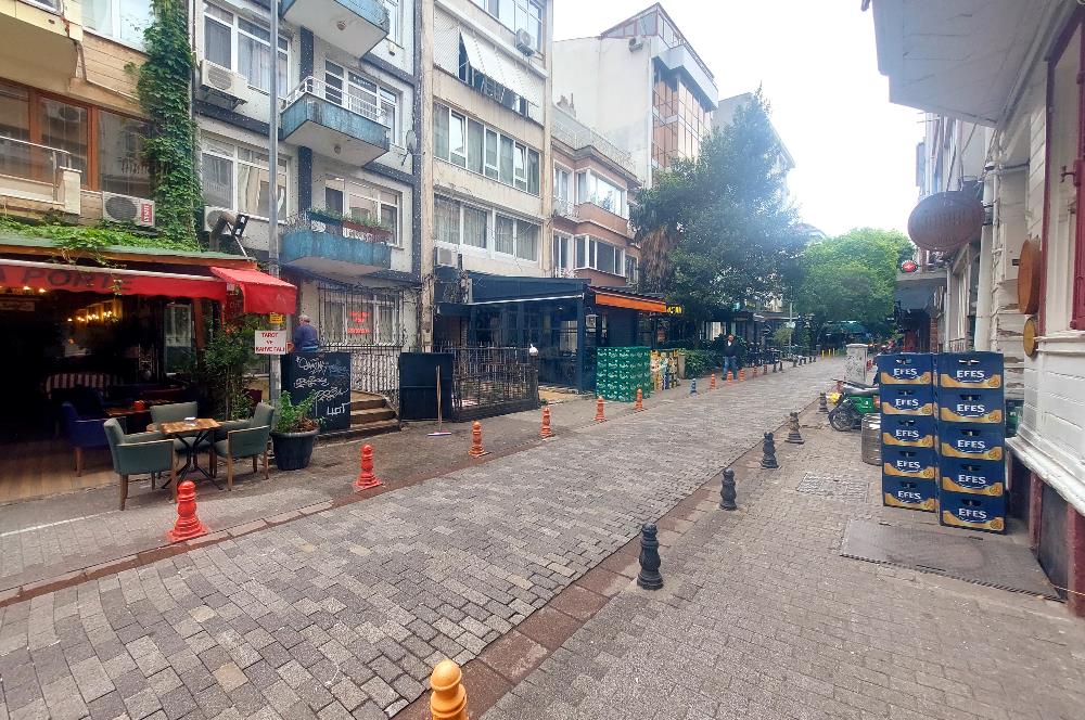 KADIKÖY'ÜN KALBİ MİRALAY NAZIM SOKAK'TA 2+1 SATILIK DAİRE