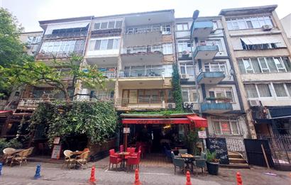 KADIKÖY'ÜN KALBİ MİRALAY NAZIM SOKAK'TA 2+1 SATILIK DAİRE