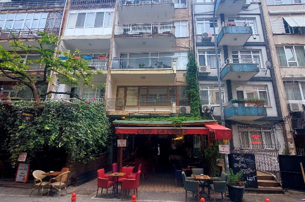 KADIKÖY'ÜN KALBİ MİRALAY NAZIM SOKAK'TA 2+1 SATILIK DAİRE