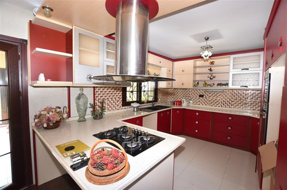  Zekeriyaköy Merkez'de Butik Sitede Kiralık Villa