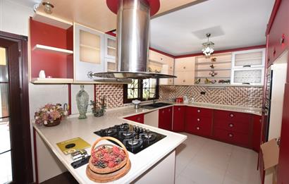  Zekeriyaköy Merkez'de Butik Sitede Kiralık Villa