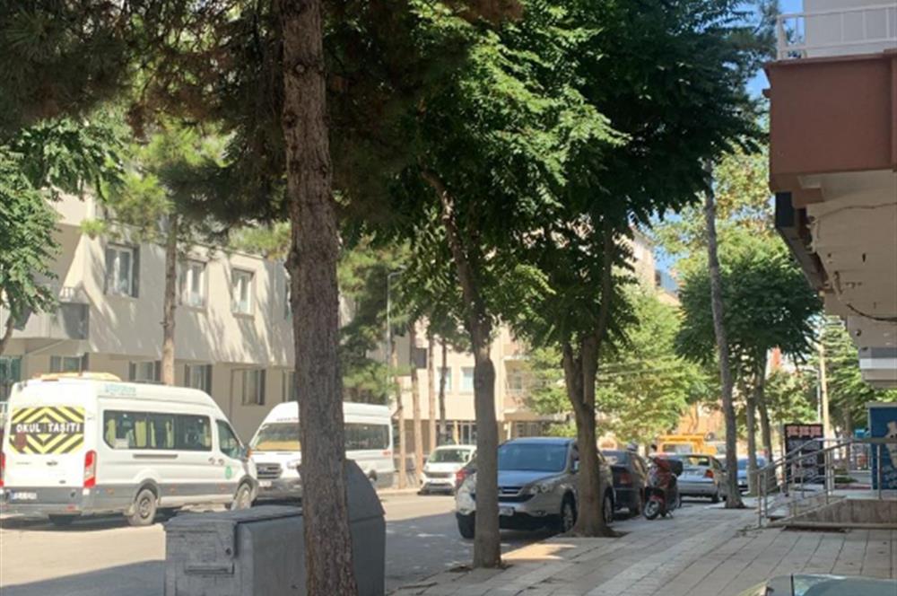 Bahçelievler Şenyurt Caddesi'nde 3+1 Satılık Daire